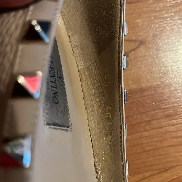 Valentino beige leather rockstud flats EU 38 (US 7 or 7.5) - Picture 10 of 10